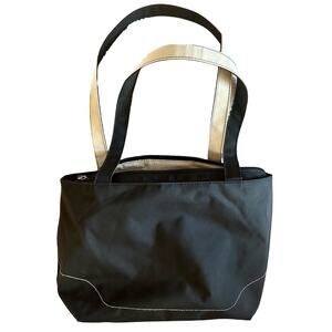 Medela Freestyle Pump‎ or Diaper Bag